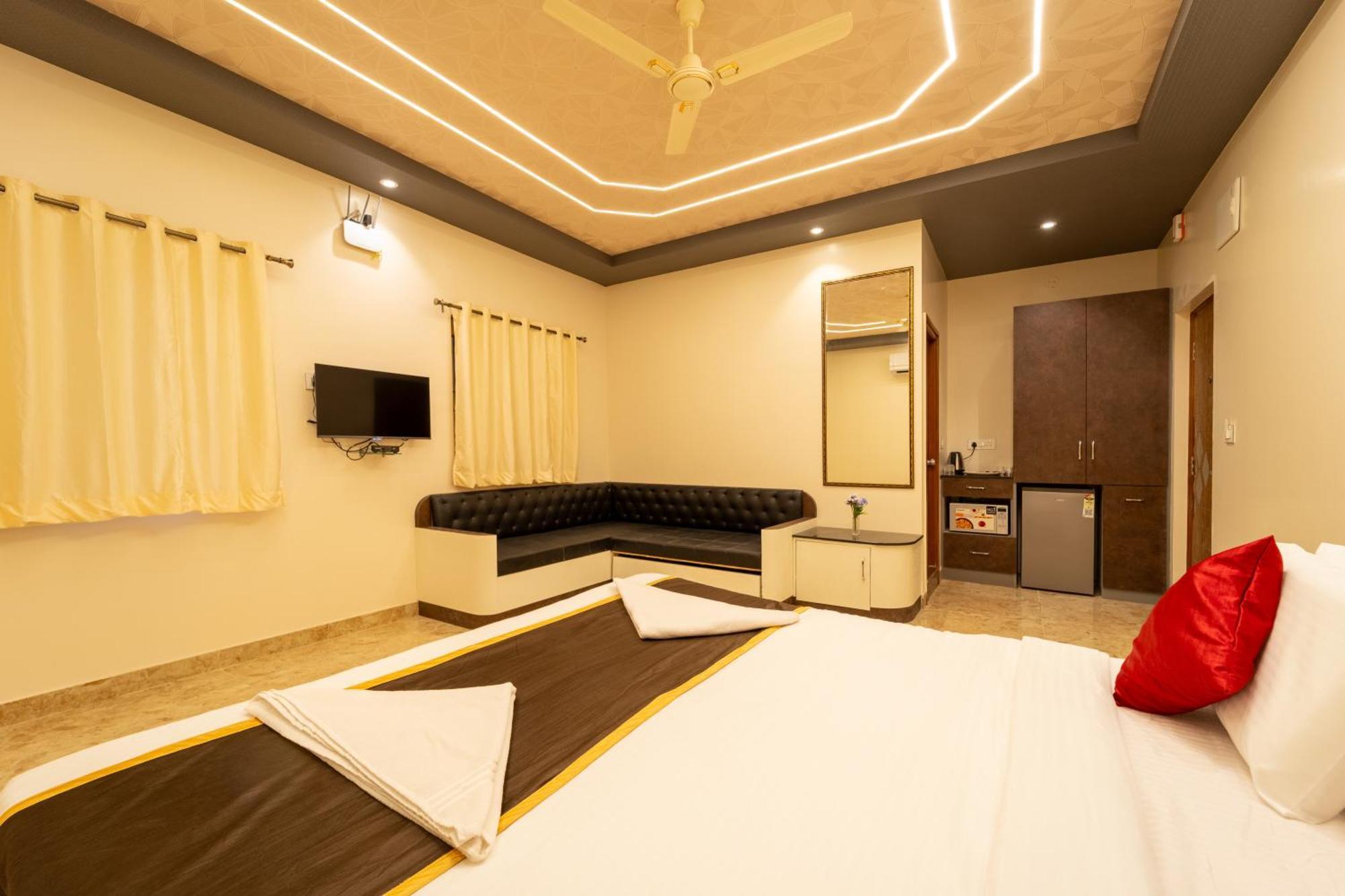Seasons Suites - Hbr Bangalore Room photo