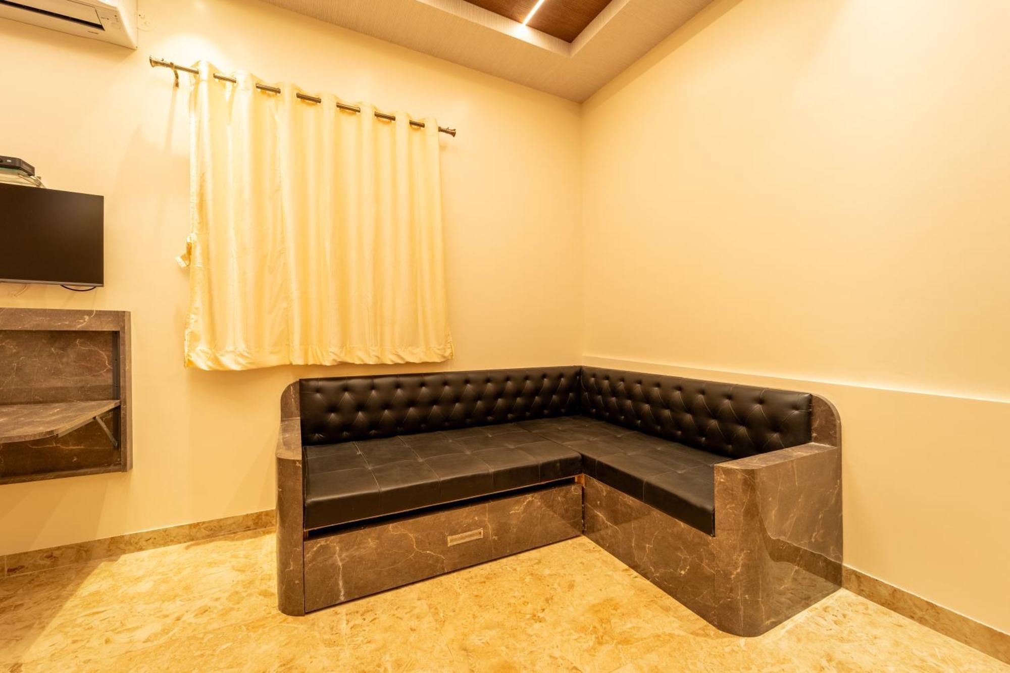 Seasons Suites - Hbr Bangalore Room photo