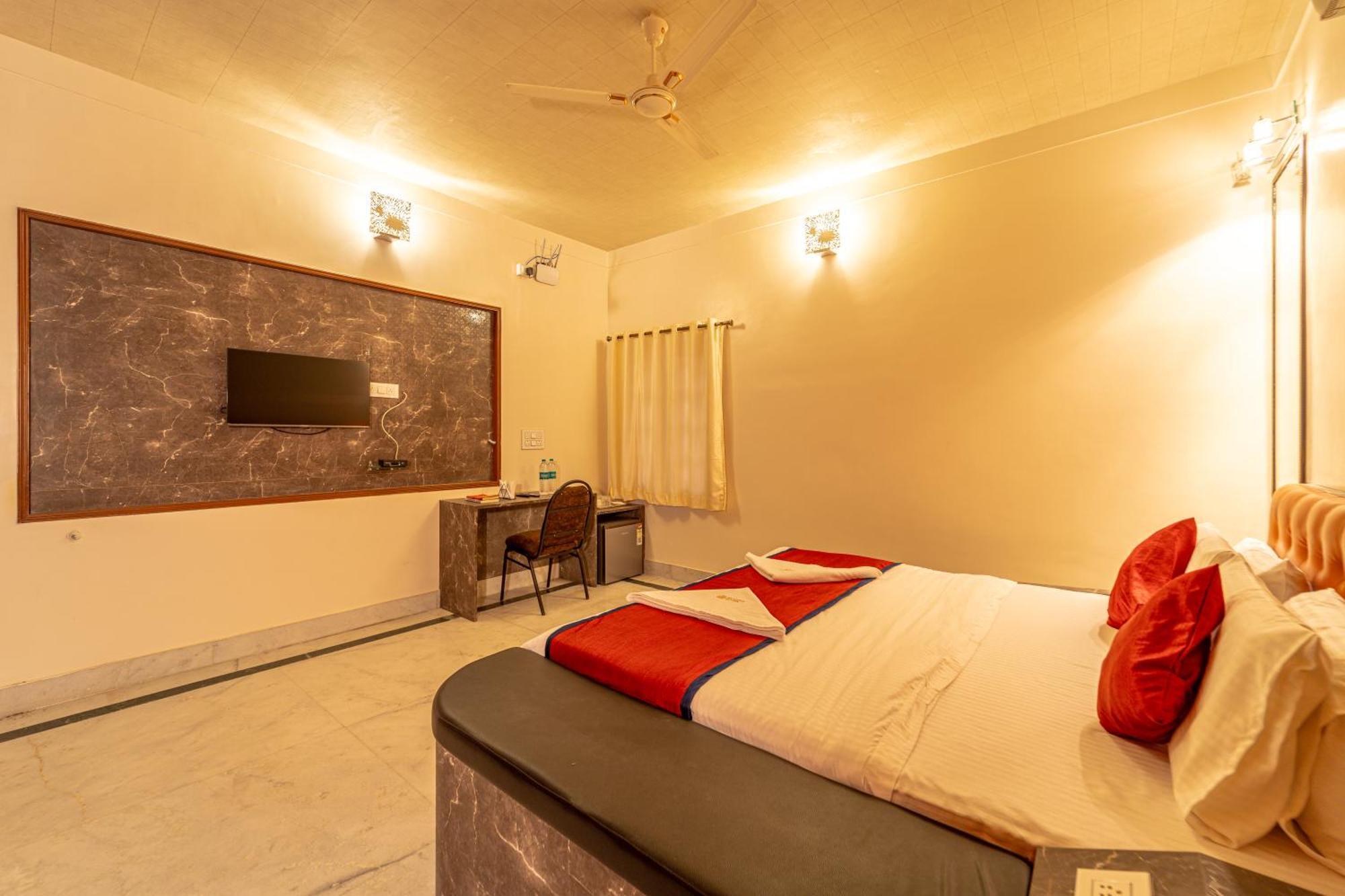 Seasons Suites - Hbr Bangalore Room photo
