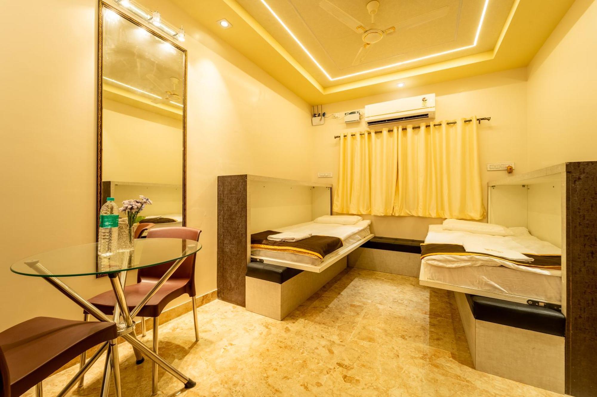 Seasons Suites - Hbr Bangalore Room photo