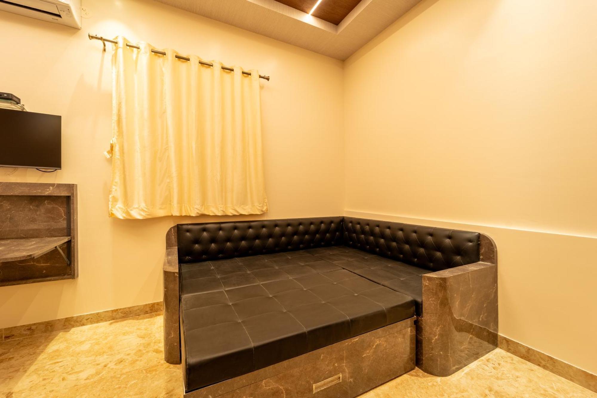 Seasons Suites - Hbr Bangalore Room photo