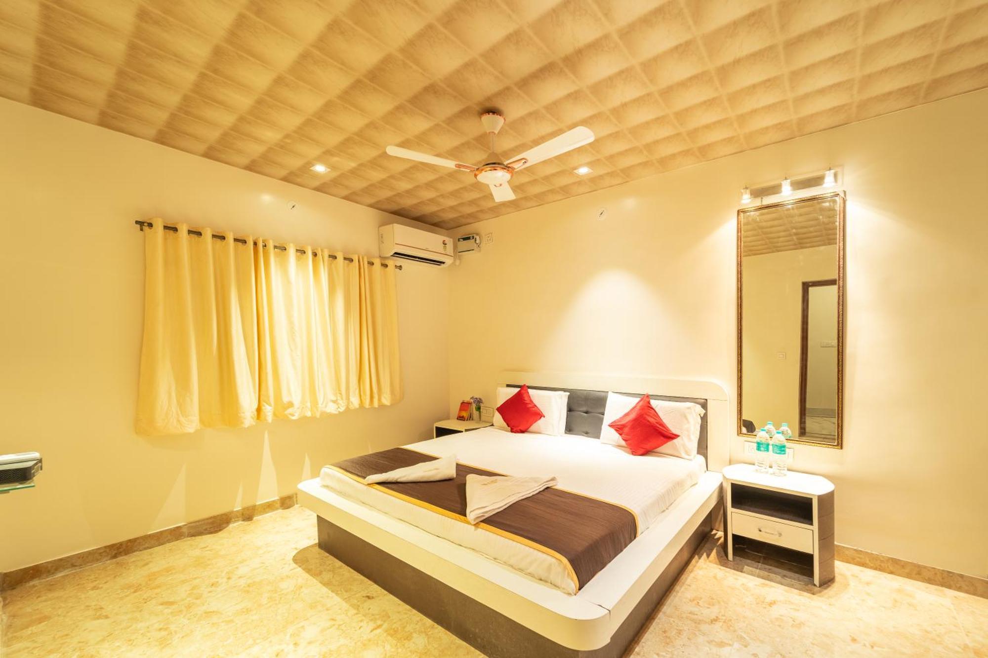 Seasons Suites - Hbr Bangalore Room photo