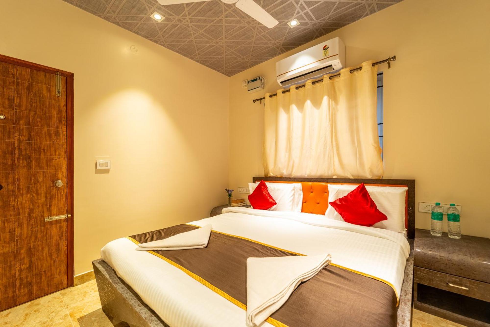 Seasons Suites - Hbr Bangalore Room photo